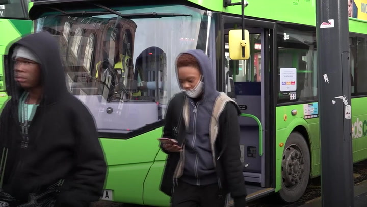 Omicron: Commuters react to reintroduction of face masks on public transport