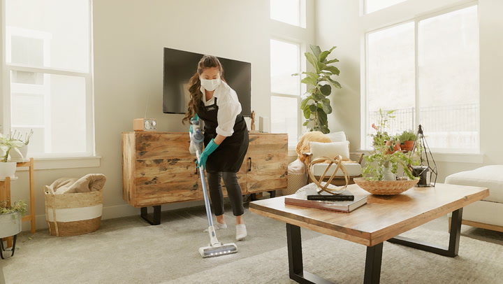 7 Things Professional Cleaners Do In Their Own Homes