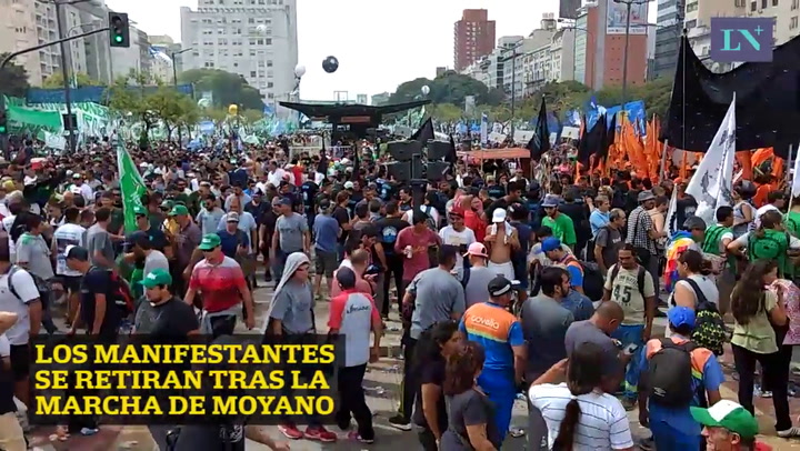 Así se retiran los manifestantes de la marcha de Moyano