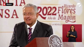 El presidente de México consideró que su conferencia se puso "muy seria" y pidió  "América" de Calle 13 y Los Tigres del Norte