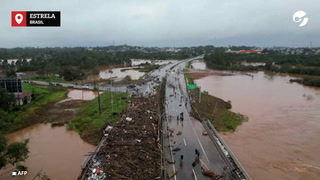 Puente desbordado en el estado brasileño de Río Grande do Sul