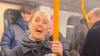 Video: Ane (33) sjokkerer på T-banen i Oslo 