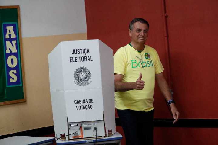 Balotaje en Brasil: Jair Bolsonaro votó en Río de Janeiro