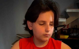 Sebastián Filoramo, un niño ciego de 12 años, adaptó el álbum del Mundial Qatar 2022 al sistema braille