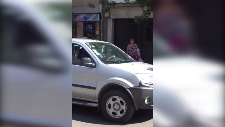 Tucumán: una joven fue acosada por un taxista y le hizo frente en plena calle - Fuente: La Gaceta