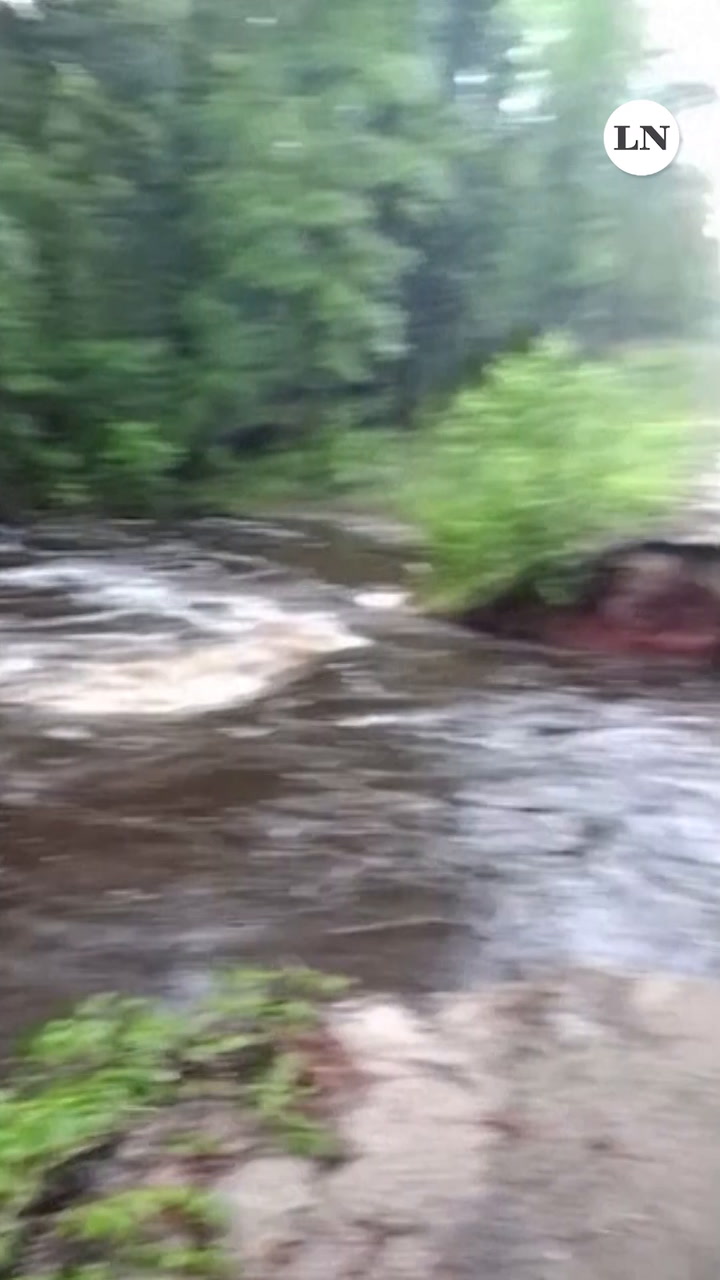 Una fuerte tormenta arrasó con una carretera en Florida