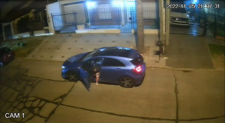 La Matanza: delincuentes abordaron a una pareja para robarle el auto