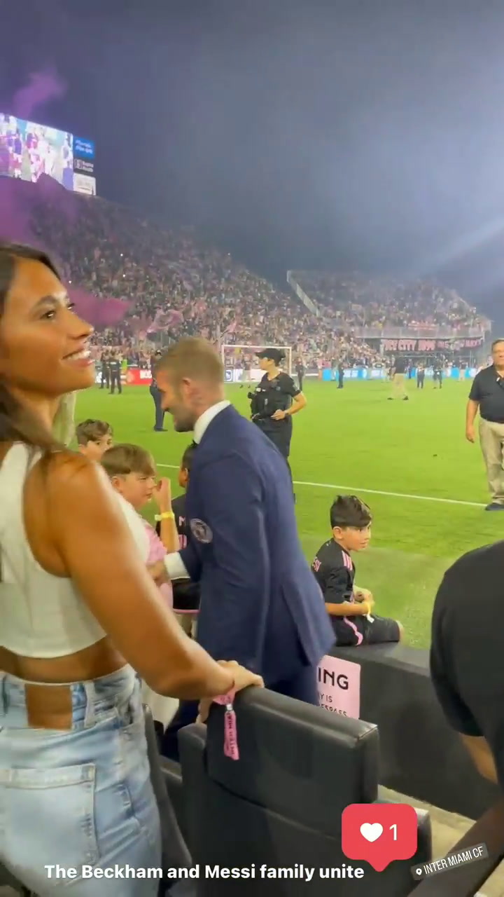 El afectuoso saludo de Antonela Roccuzzo con David y Victoria Beckham en el debut de Messi
