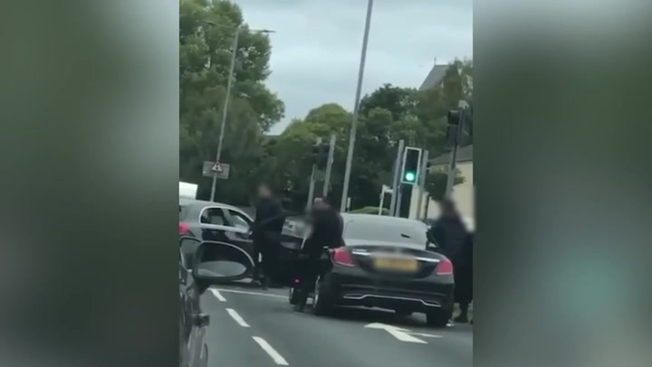 Cops probe chaotic Castlemilk scenes that saw yobs attack cars with bats