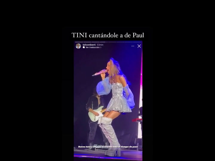 Tini le cantó una canción a Rodrigo de Paul en pleno show