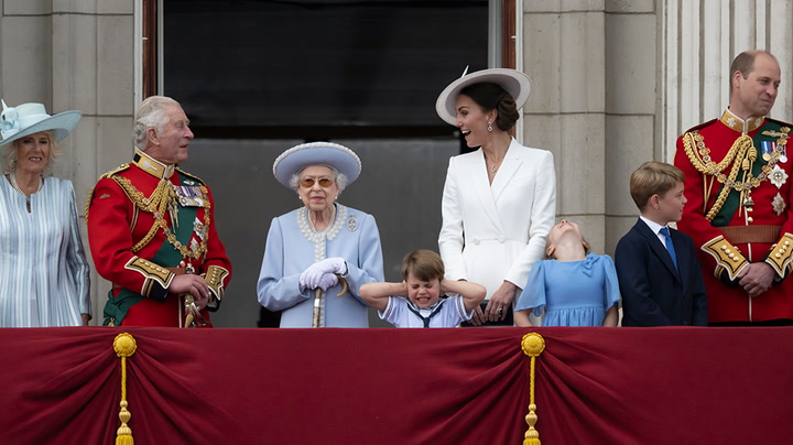 Queen takes to balcony as Trooping the Colour kicks off platinum jubilee celebrations