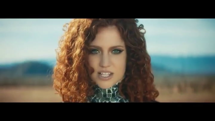 Jess Glynne - Hold My Hand - Fuente: YouTube