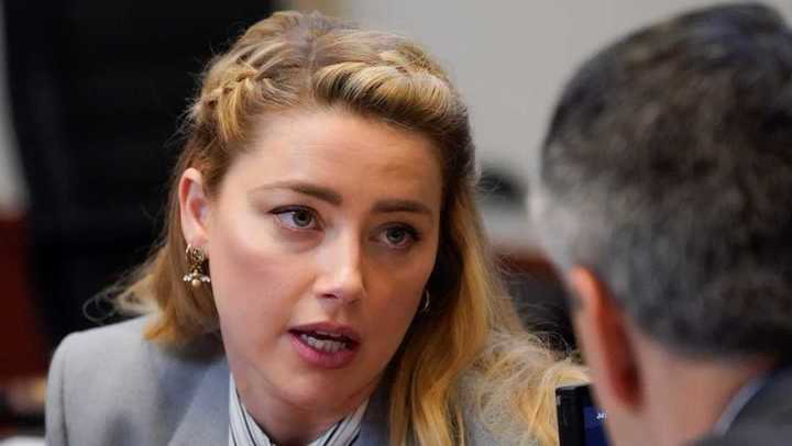 Explotó Amber Heard: “La gente quiere matarme y meter a mi bebé en el microondas”