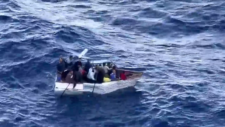Pasajeros del crucero Celebrity Beyond captaron el rescate de 19 migrantes
