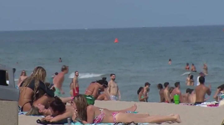 Thousands flock to Florida for spring break