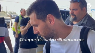Lionel Messi viajó a Barcelona después del debut arrollador con el PSG