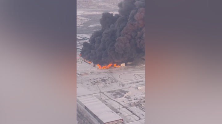 Massive blaze engulfs Wildberries warehouse in Shushary, St. Petersburg