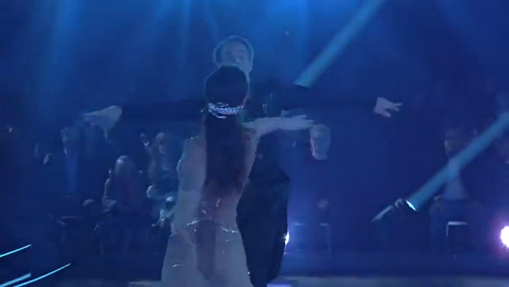 El conmovedor baile de James Van Der Beek tras su duro momento - Fuente: YouTube