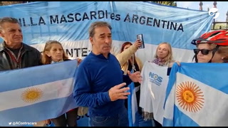 Propietarios y vecinos afectados por las tomas de grupos mapuches en Villa Mascardi viajaron  a Buenos Aires para protestar frente a la exESMA