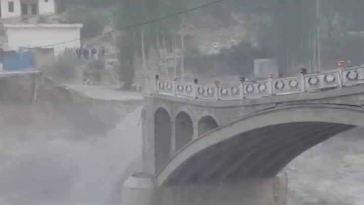 Historic Pakistan bridge collapses amid heatwave