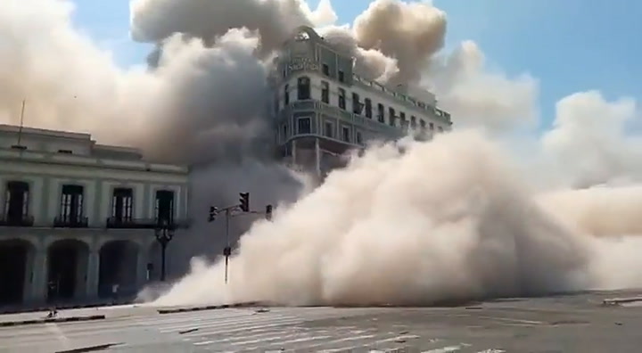 El momento en que una fuerte explosión sacudió al Hotel Saratoga en La Habana