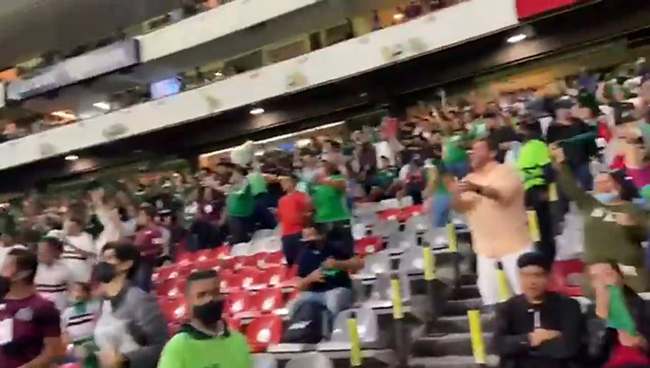 La fanaticada mexicana celebró en la tribuna el gol de Uriel Antuna