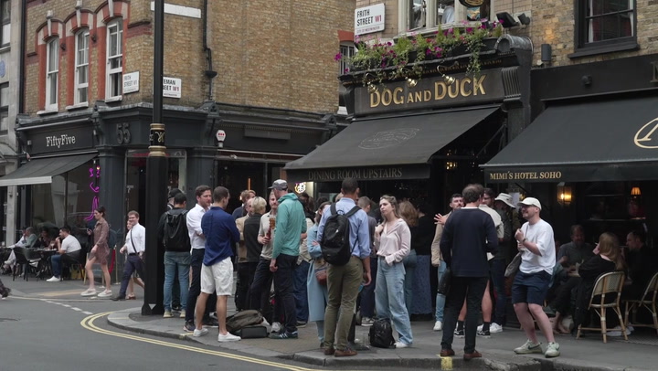 London pubs bustling despite punters paying more in new alcohol pricing system