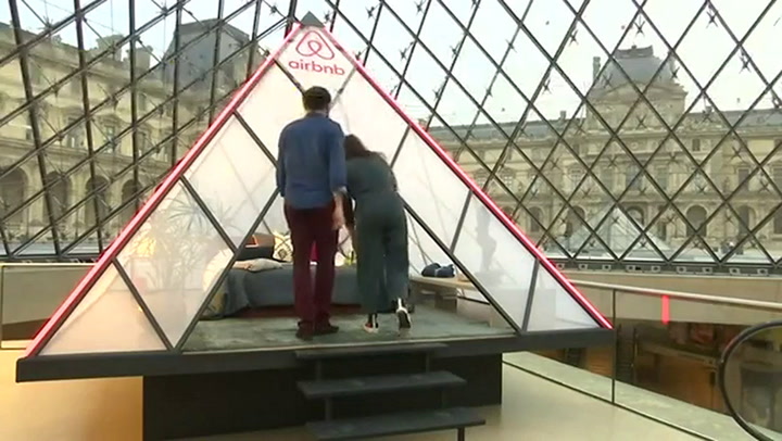 Airbnb ofrece pasar una noche en el Louvre - Fuente: Reuters