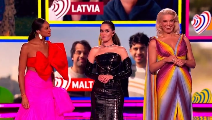 Hannah Waddingham presents Eurovision semi-final in flawlessly fluent French