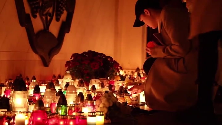 Hundreds gather as candlelight vigil held for Ukrainian soldiers killed in missile attack