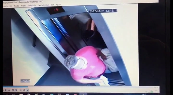 Las cámaras de seguridad muestran el traslado del cadáver del empresario español en Caballito