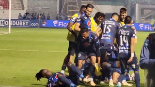 La eufórica celebración de jugadores de Motagua tras gol a Olimpia