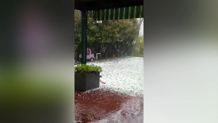 Melbourne hit with heavy rainfall on Australia’s first day of summer