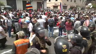 Golpe de Estado en Perú. La gente sale a las calles
