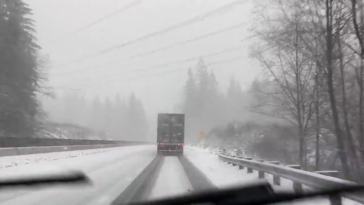 Carreteras congeladas en el estado de Washington por la tormenta invernal