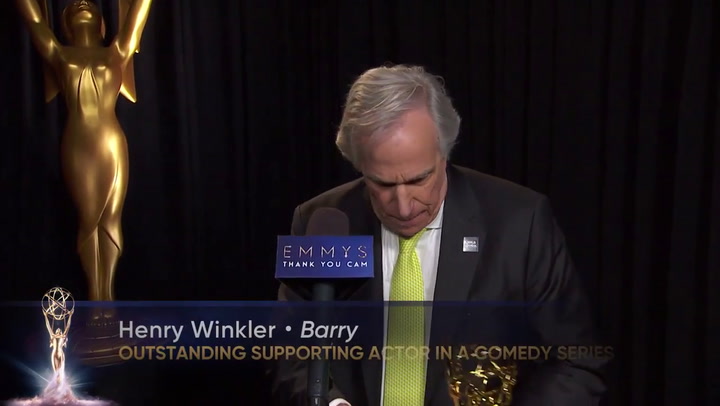 Henry Winkler gana como mejor actor de reparto en comedia - Fuente: YouTube