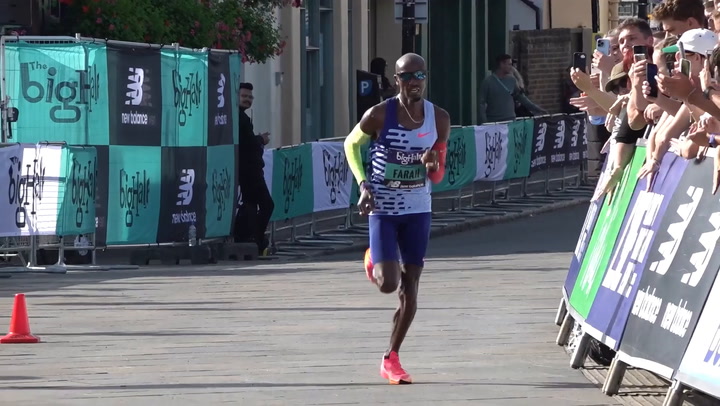 Emotional Mo Farah runs final London race before retirement