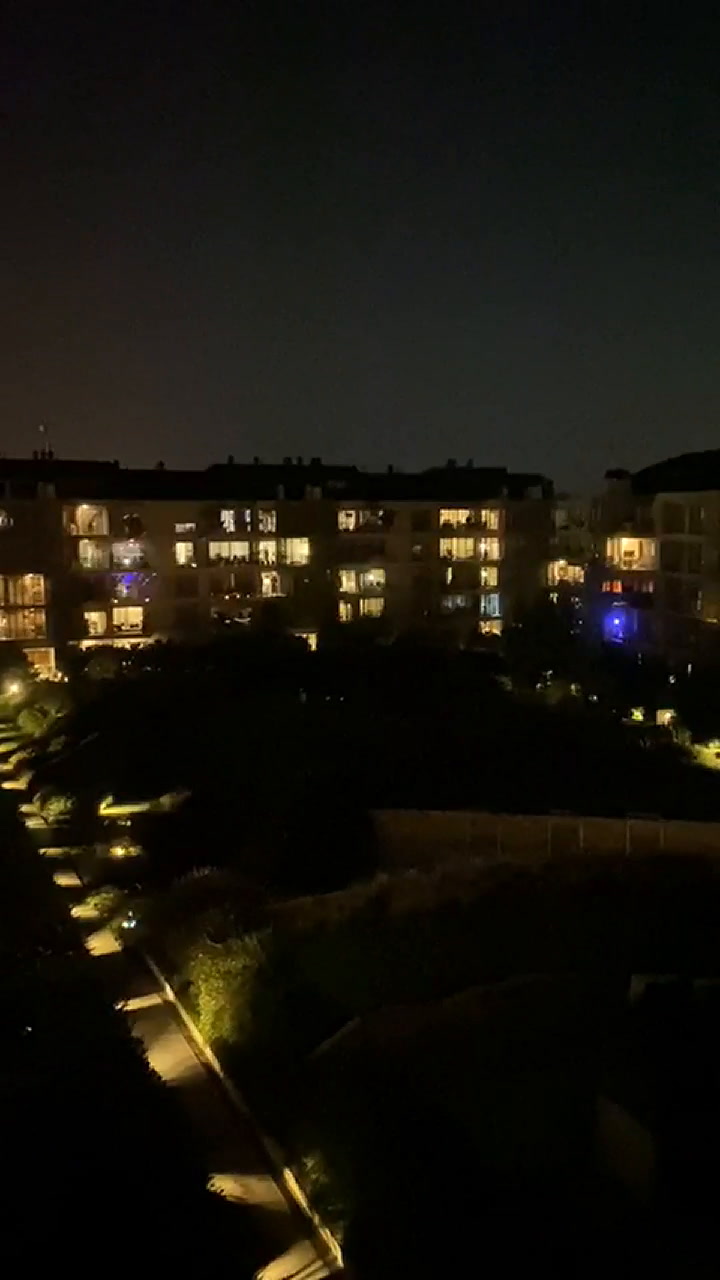 Fiesta de luces en los balcones