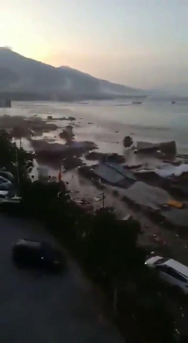 Imponentes imágenes del Tsunami - Fuente: Twitter
