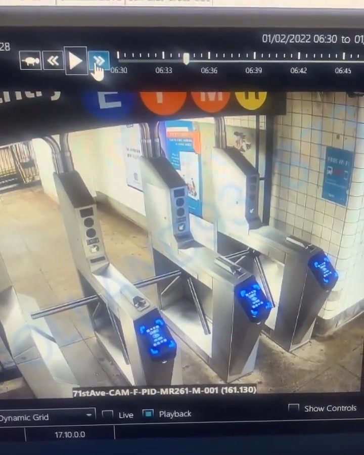 Un joven falleció en Nueva York al intentar saltar el molinete del metro.