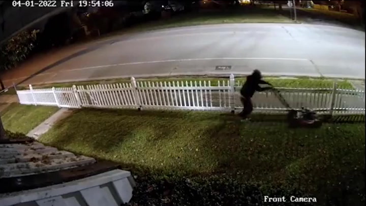Lawn and order: Burglar breaks into garden, mows lawn, steals lawnmower