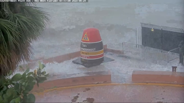 Los efectos del huracán Idalia comienzan a percibirse en Key West, Florida