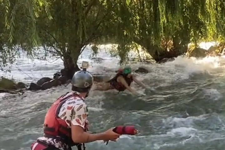 Mendoza: una turista cayó de su balsa en el Atuel y fue rescatada