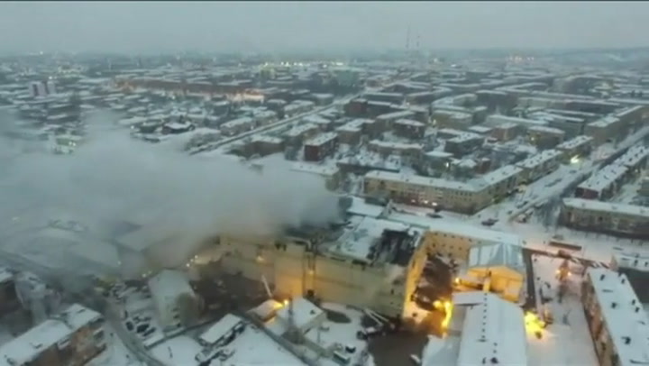 Las imágenes del devastador incendio en la ciudad rusa de Kemerovo