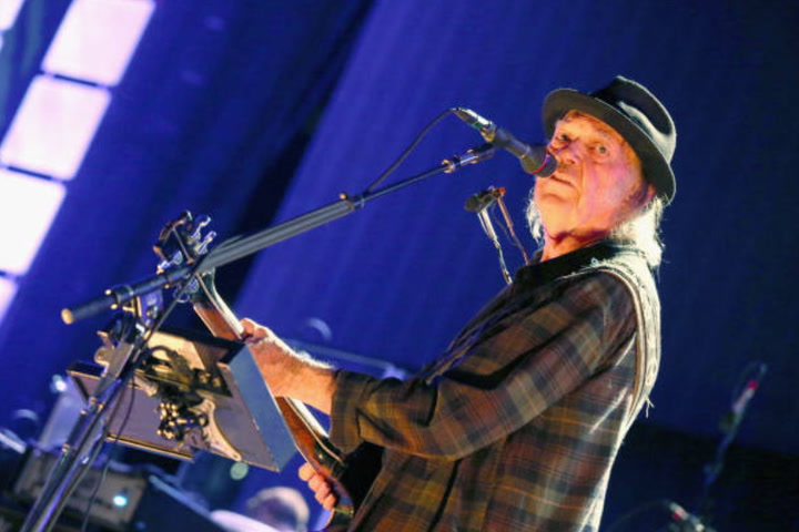 Neil Young tells Spotify to remove his music over Joe Rogan's vaccine misinformation