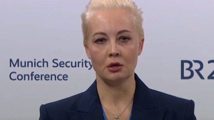 Alexei Navalny's wife fights back tears as she calls on world to 'punish' Putin