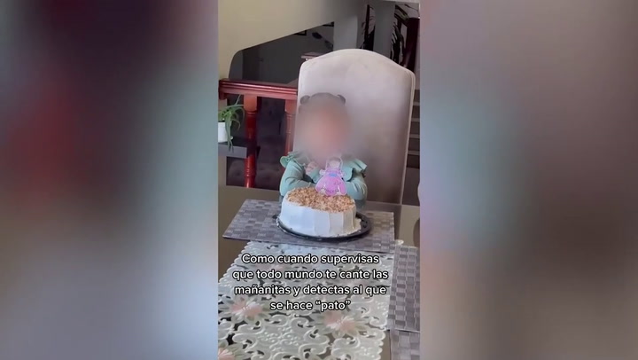 Una nena se indignó porque un invitado no le cantaba el cumpleaños