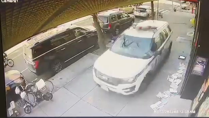 Moment U-Haul van almost runs over pedestrian during Brooklyn 'rampage'