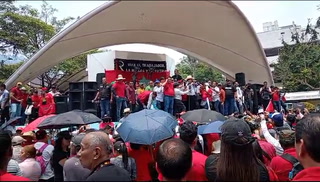 Día del Trabajador: Mel Zelaya dirige discurso en el Parque Central