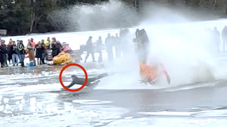 Video: Snøscooter-ulykke skaper raseri: - Idiot!